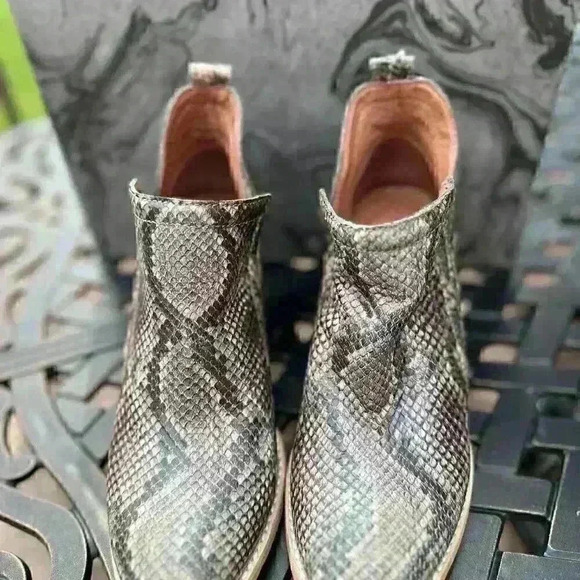 Jeffrey Campbell Rowlan Snake Booties-New in Box! size 7 - Picture 6 of 6